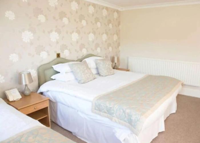 Woodland Manor Hotel