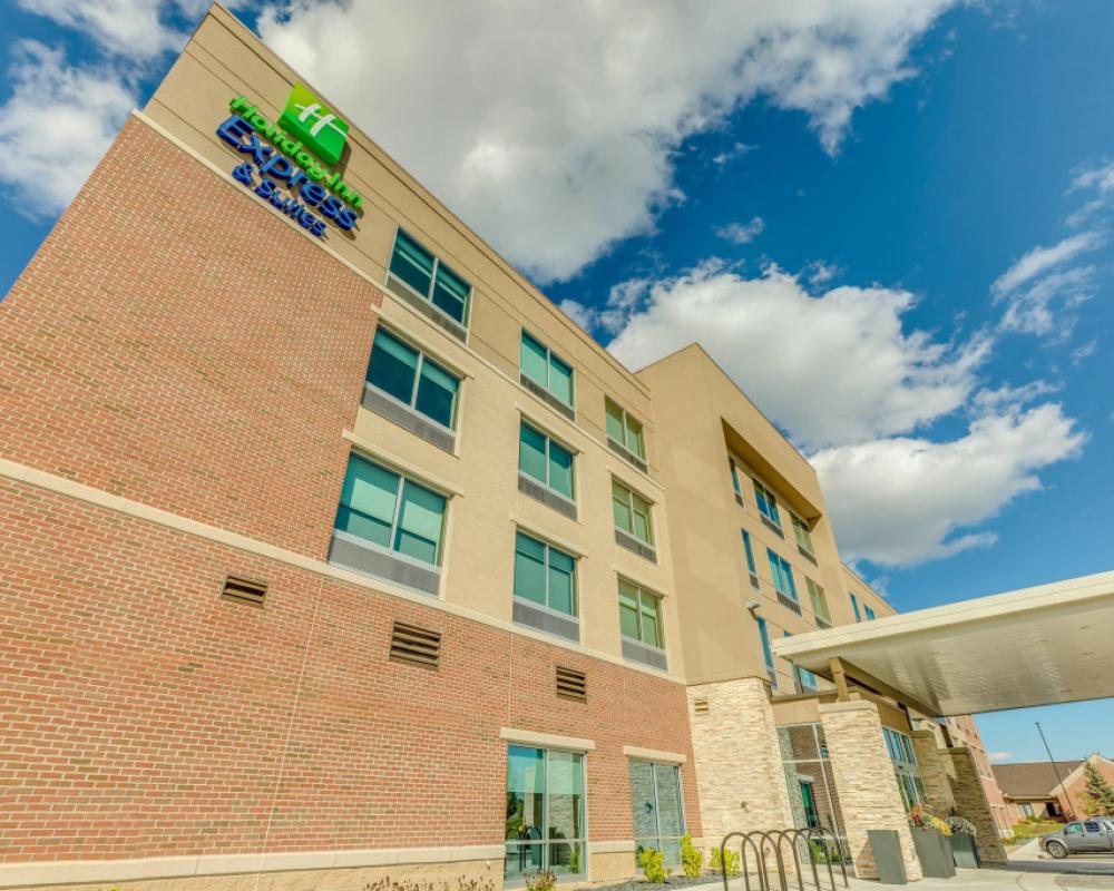 Holiday Inn Express & Suites Okemos - University Area by IHG