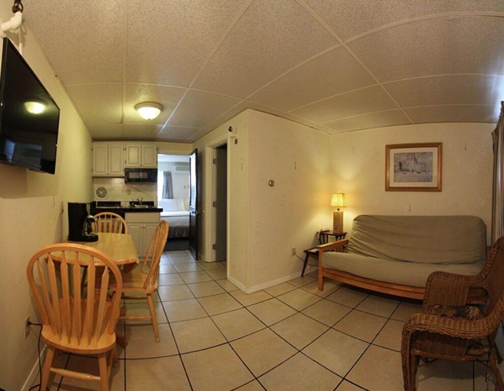 Sea Cliff House Motel