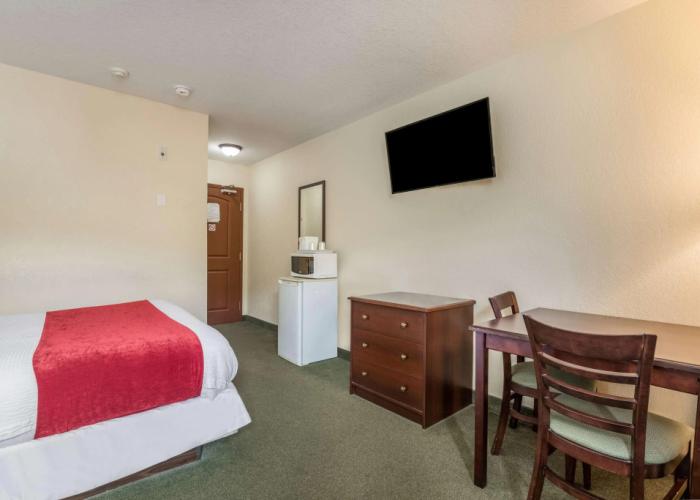 Knights Inn Orillia