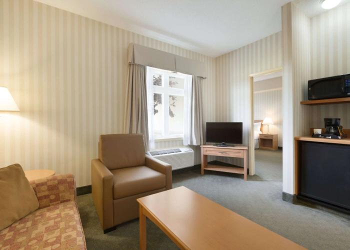 Days Inn by Wyndham Orillia
