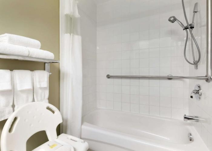 Days Inn by Wyndham Orillia
