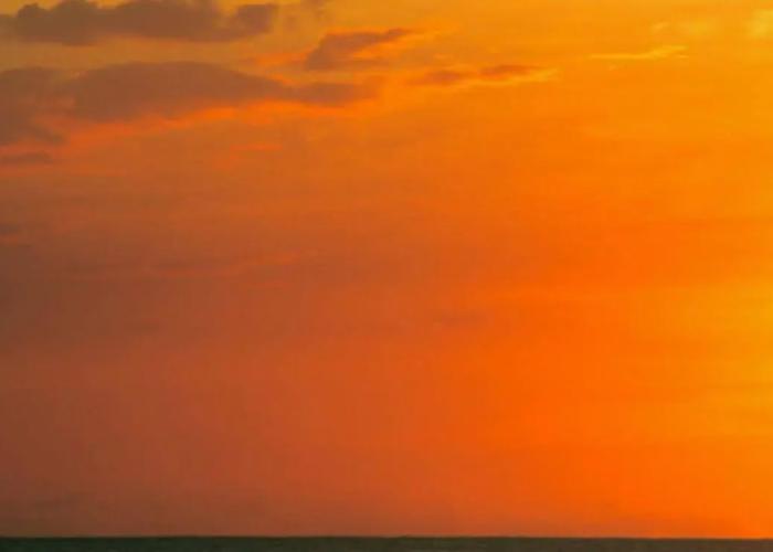 Tropical Sunset Beach Apartment Hotel
