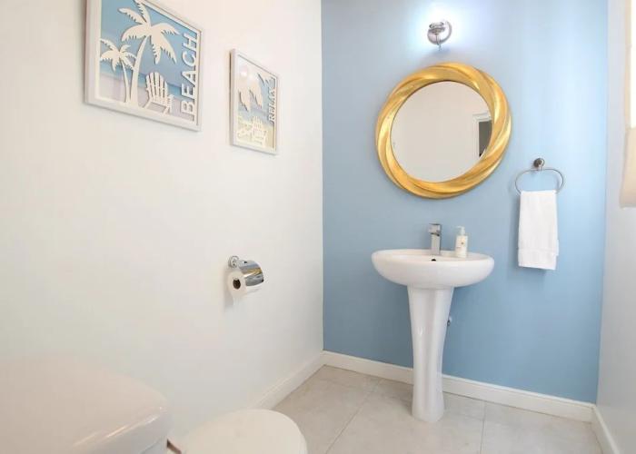Relax Poolside At This Stylish Townhouse - Porters Gate 24 by BSL Rentals
