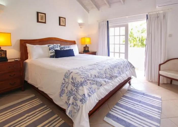 Relax Poolside At This Stylish Townhouse - Porters Gate 24 by BSL Rentals