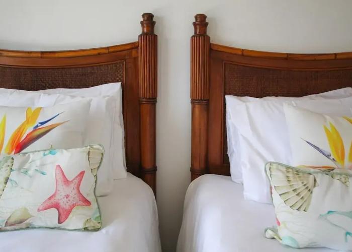 Relax Poolside At This Stylish Townhouse - Porters Gate 24 by BSL Rentals