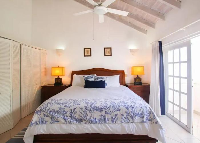 Relax Poolside At This Stylish Townhouse - Porters Gate 24 by BSL Rentals