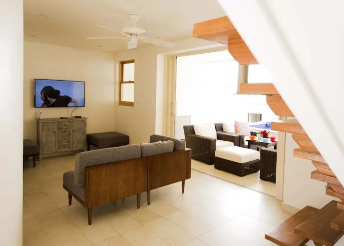Luxury 3-bed Villa, St James, Near Beach & Gym