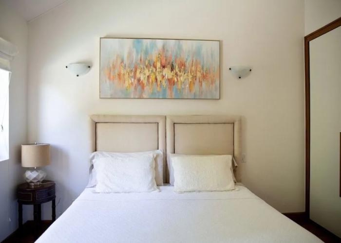 Luxury 3-bed Villa, St James, Near Beach & Gym