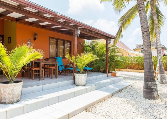 Cariñas Studio Apartments