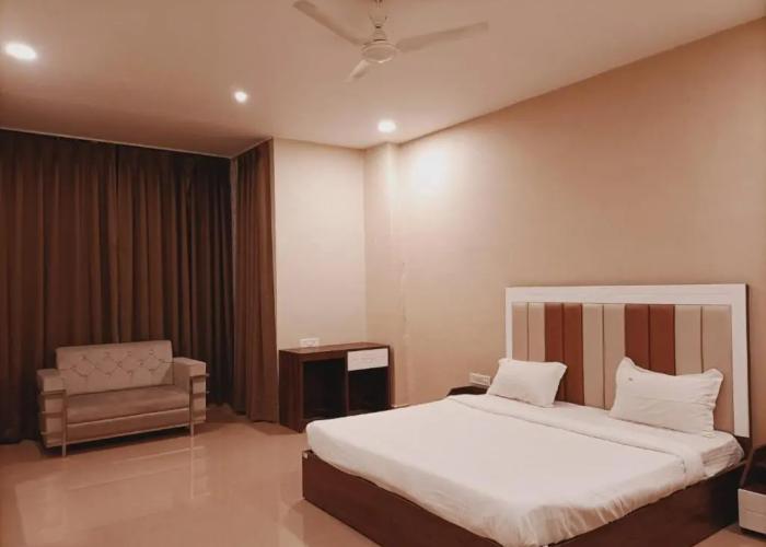 Hotel Emperor Paradise