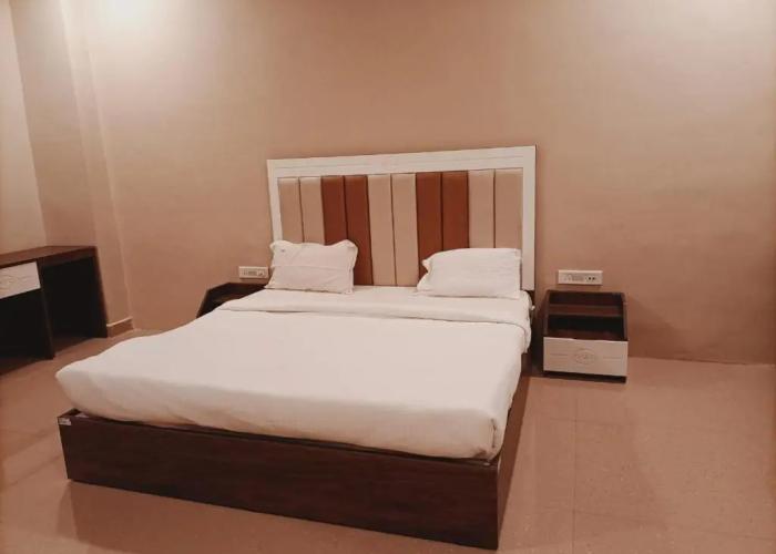 Hotel Emperor Paradise
