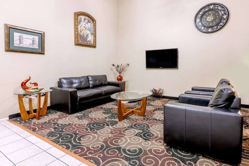 Super 8 by Wyndham Pine Bluff