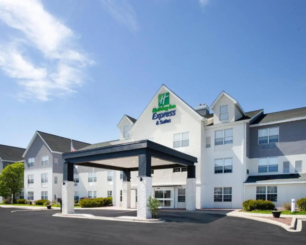 Holiday Inn Express & Suites Port Washington by IHG