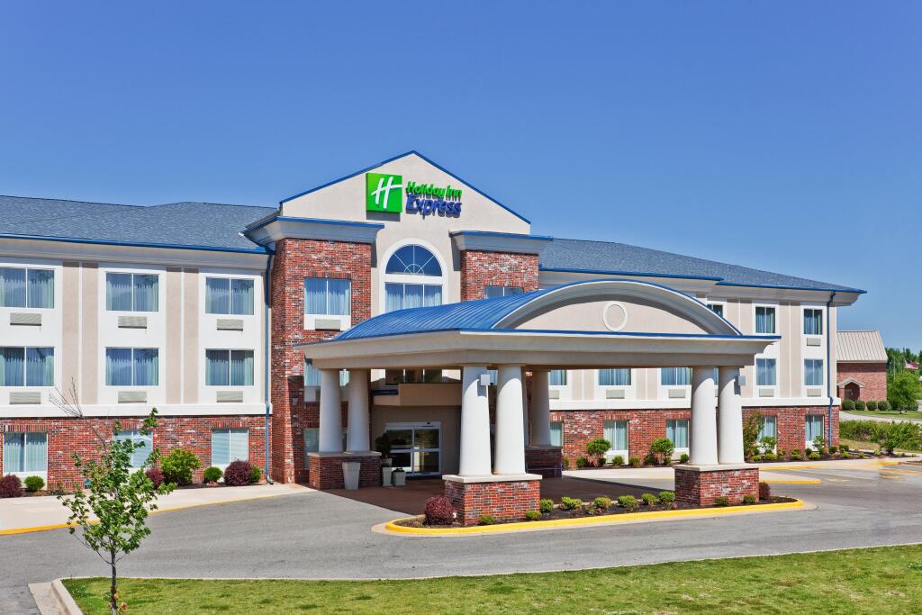 Holiday Inn Express Hotel & Suites Paragould by IHG
