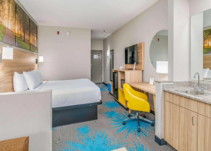 Days Inn & Suites by Wyndham Prattville-Montgomery