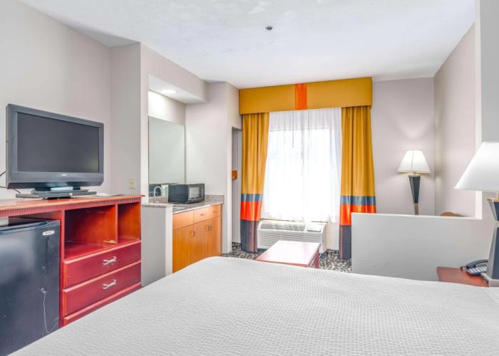 Days Inn & Suites by Wyndham Prattville-Montgomery