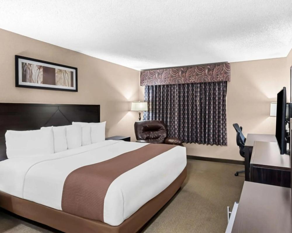 Heartland Inn & Suites, SureStay Collection by Best Western