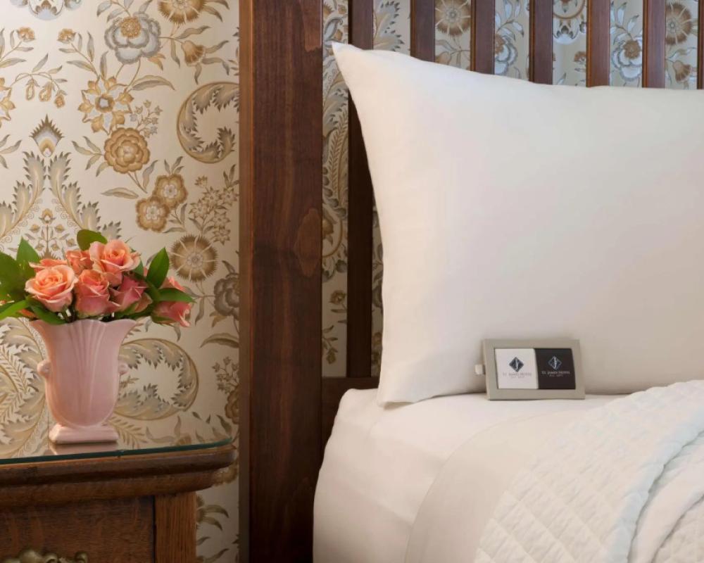 фото St James Hotel, a Historic Hotel of America