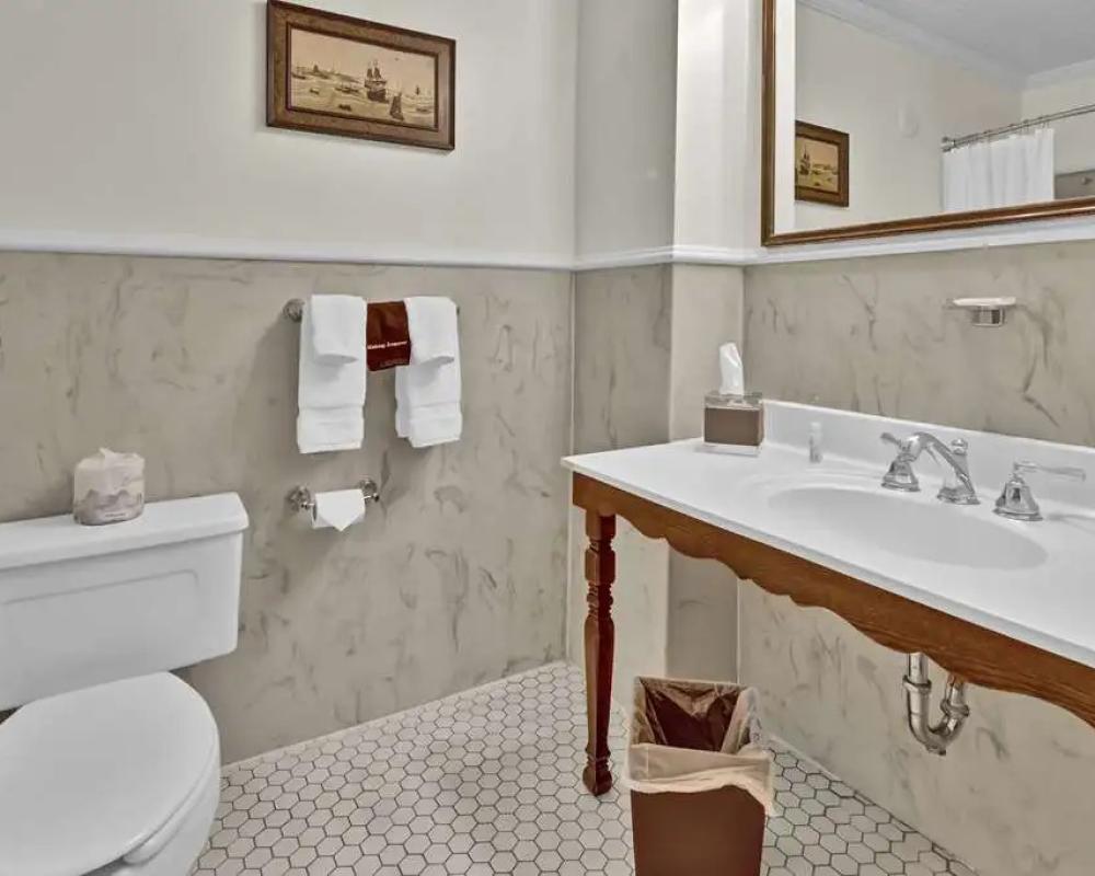 фото St James Hotel, a Historic Hotel of America