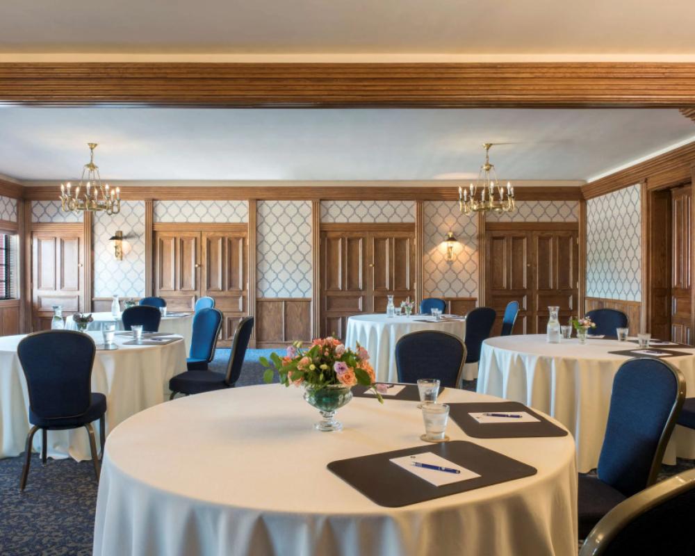 фото St James Hotel, a Historic Hotel of America