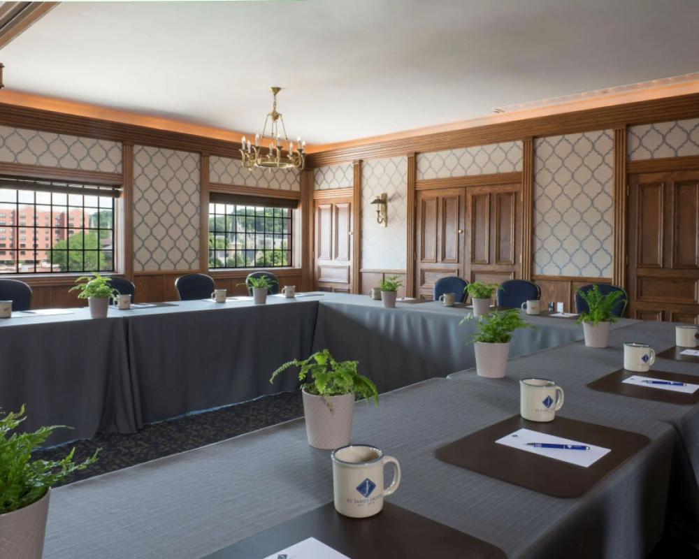 фото St James Hotel, a Historic Hotel of America