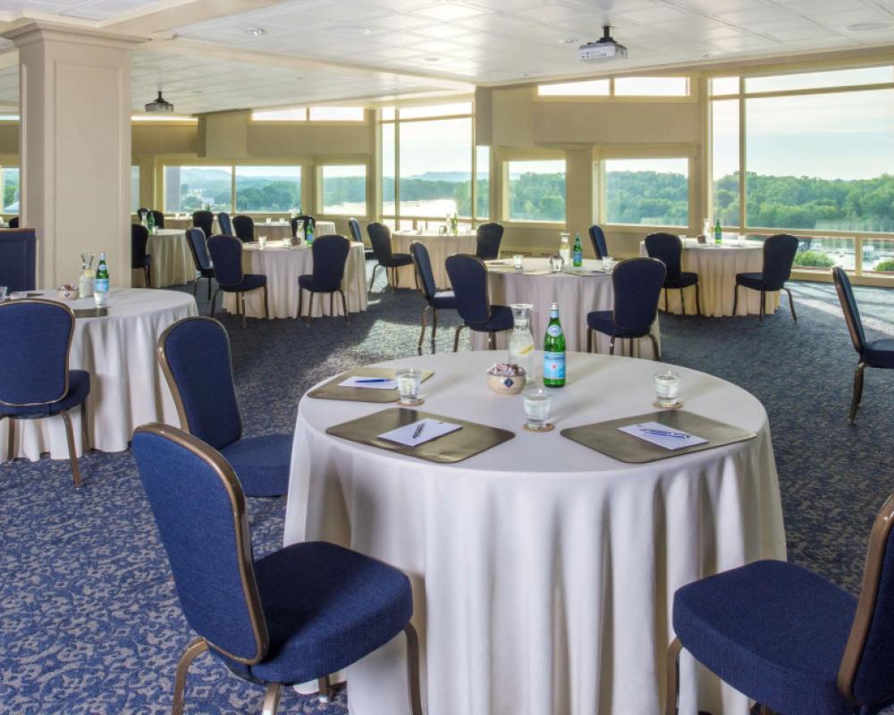 фото St James Hotel, a Historic Hotel of America