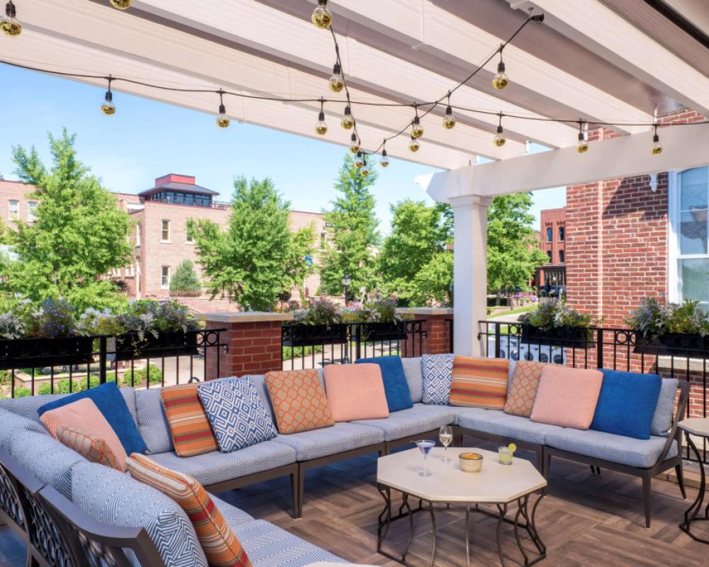 фото St James Hotel, a Historic Hotel of America