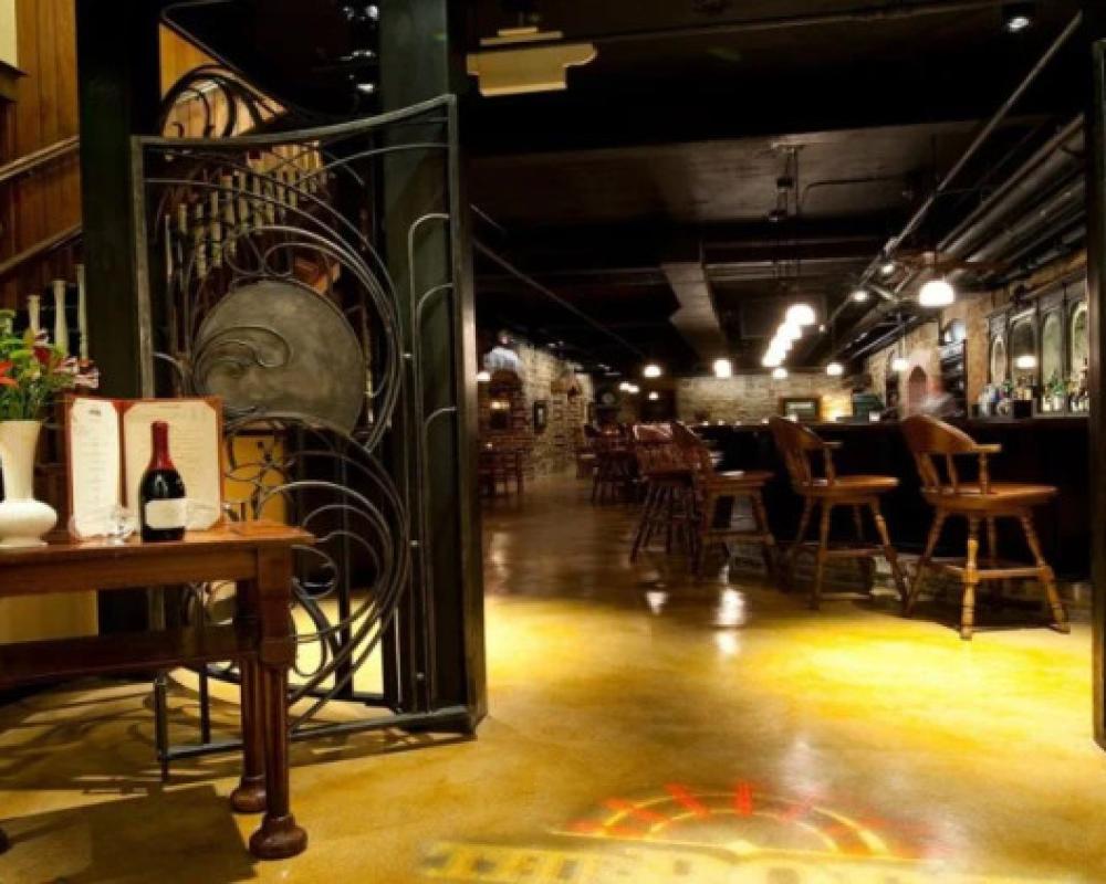 фото St James Hotel, a Historic Hotel of America