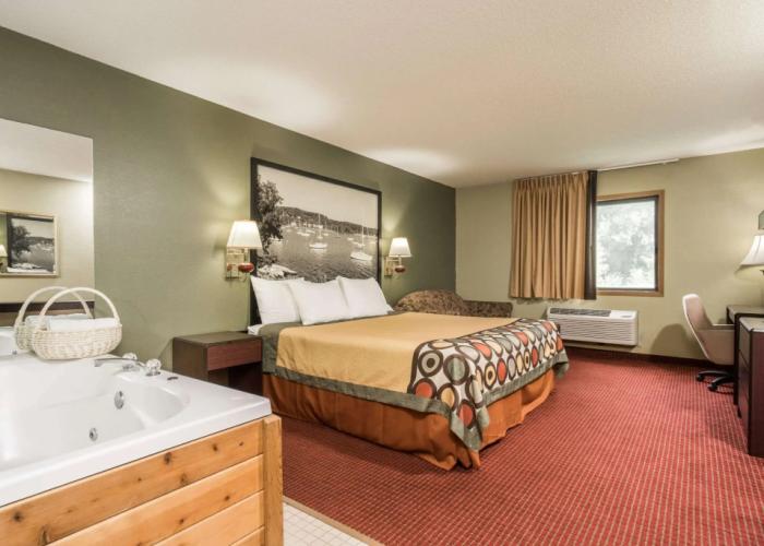 Super 8 by Wyndham Red Wing