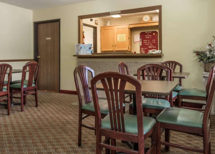 Super 8 by Wyndham Red Wing