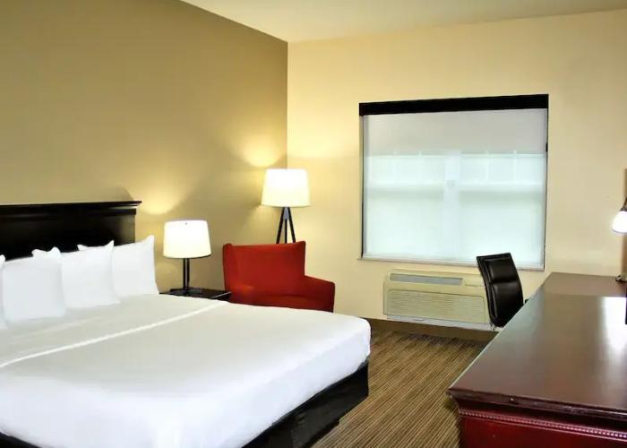 Country Inn & Suites by Radisson, Red Wing, MN