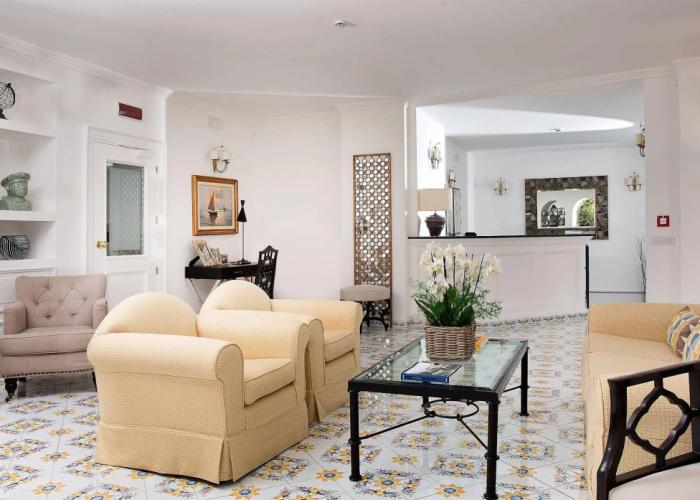 Hotel Canasta