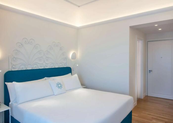 Pazziella Garden & Suites