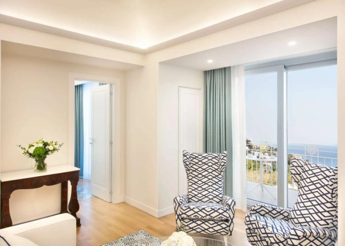 Pazziella Garden & Suites
