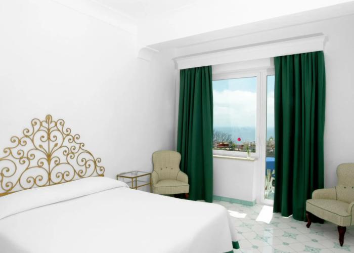 Pazziella Garden & Suites