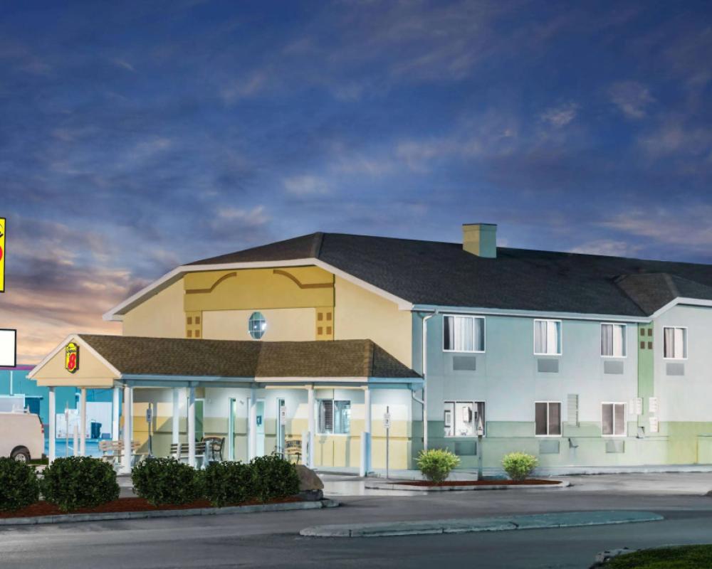 Super 8 by Wyndham Clearfield