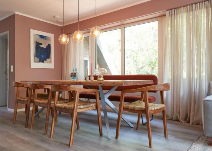 Cottage With a Fireplace Just 10 Minutes From the Beach