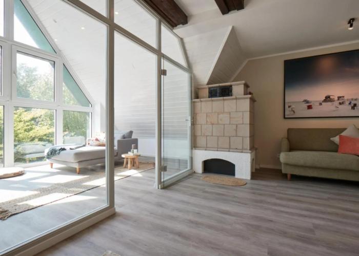 Cottage With a Fireplace Just 10 Minutes From the Beach