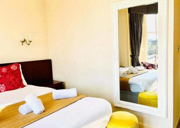 Lovat Hotel