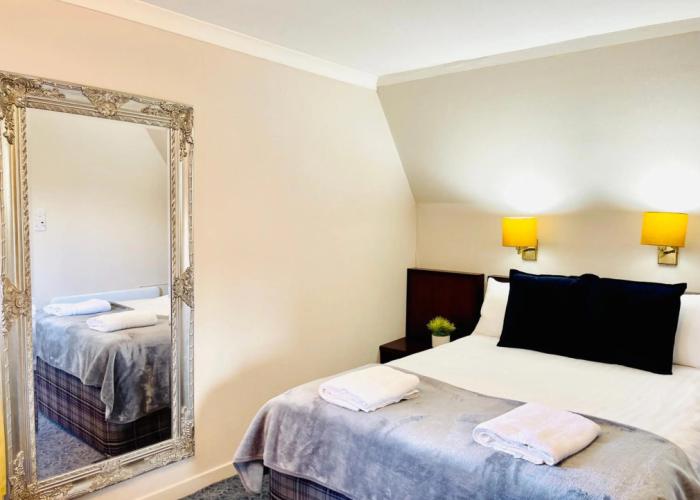 Lovat Hotel