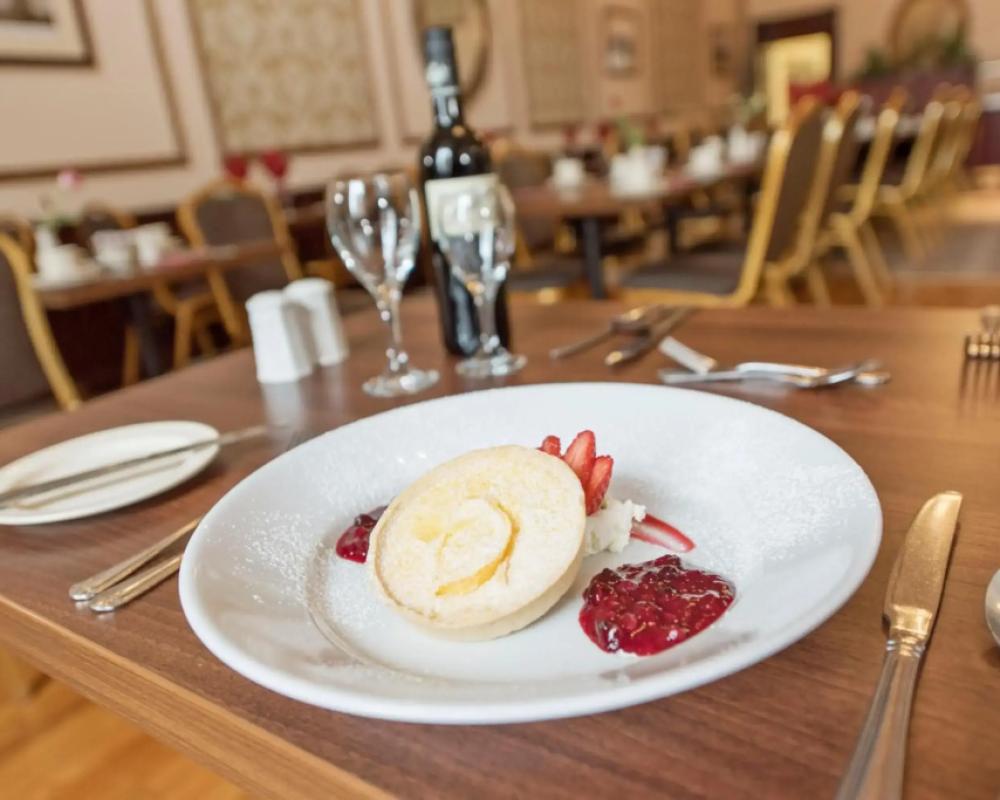 фото Salutation Hotel