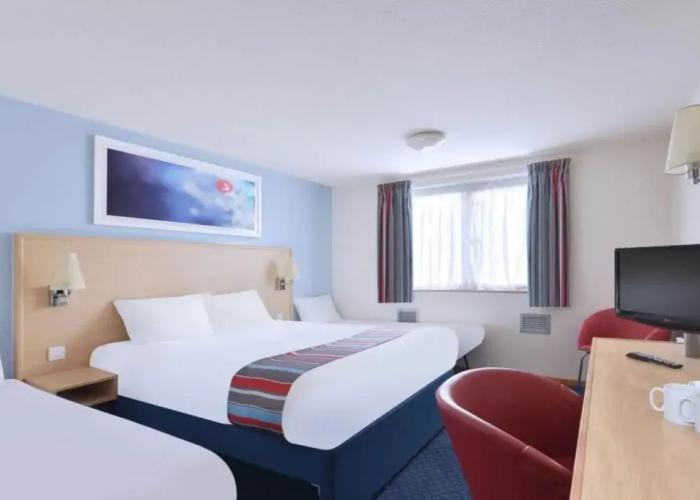 Travelodge Perth Broxden Junction