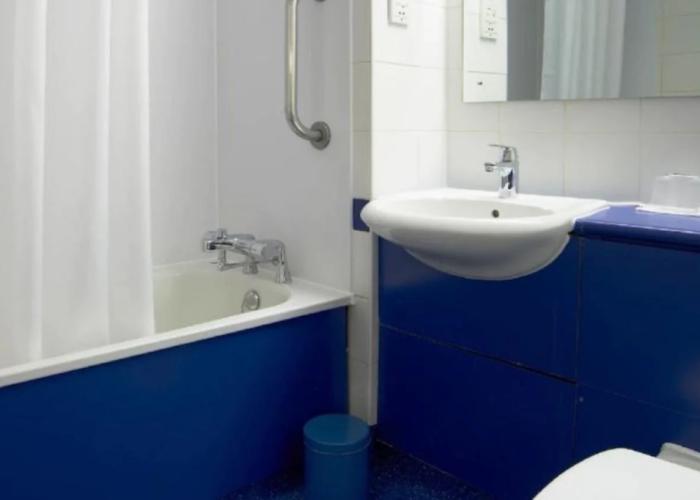Travelodge Perth Broxden Junction