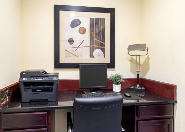 Best Western Plus Pratt