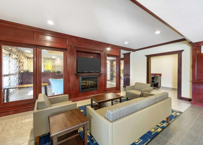 Best Western Plus Pratt