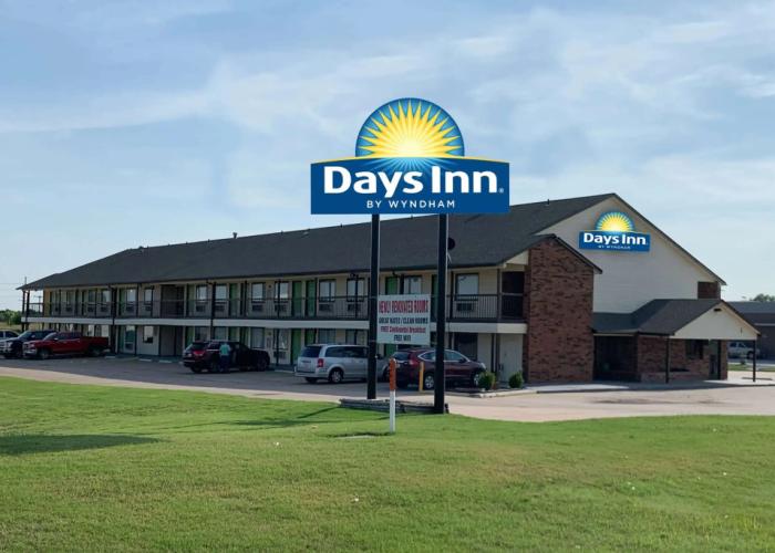 Days Inn by Wyndham Pratt