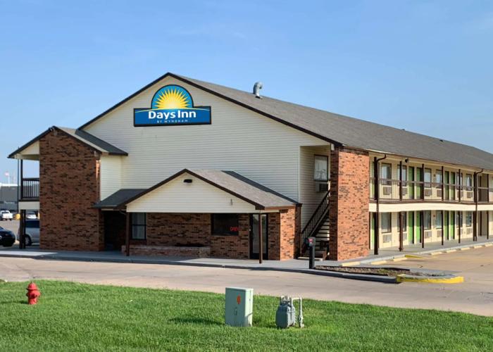 Days Inn by Wyndham Pratt