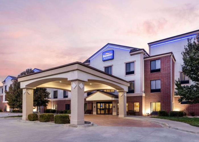 Baymont by Wyndham Pratt