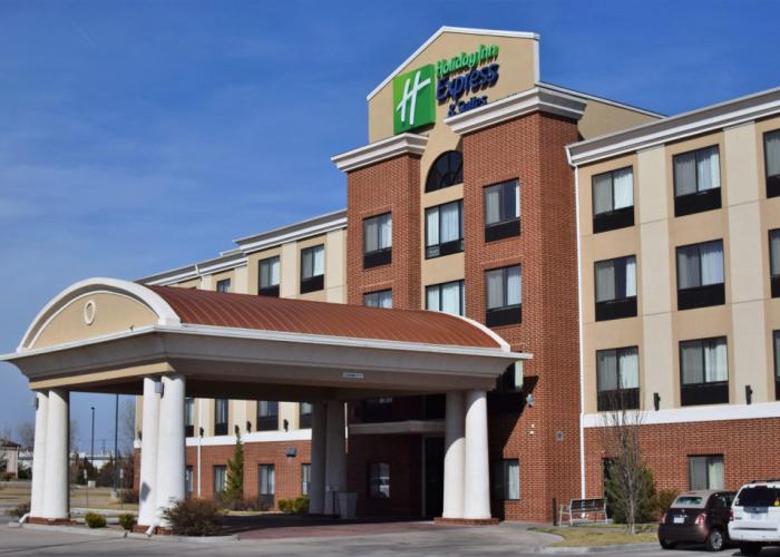 Holiday Inn Express Hotel & Suites Pratt by IHG